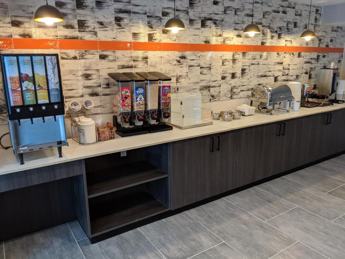 La Quinta By Wyndham Montgomery Ngoại thất bức ảnh
