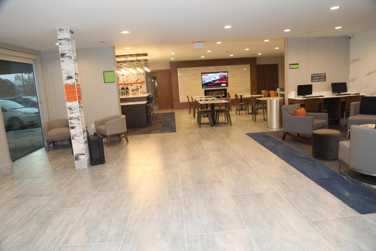 La Quinta By Wyndham Montgomery Ngoại thất bức ảnh